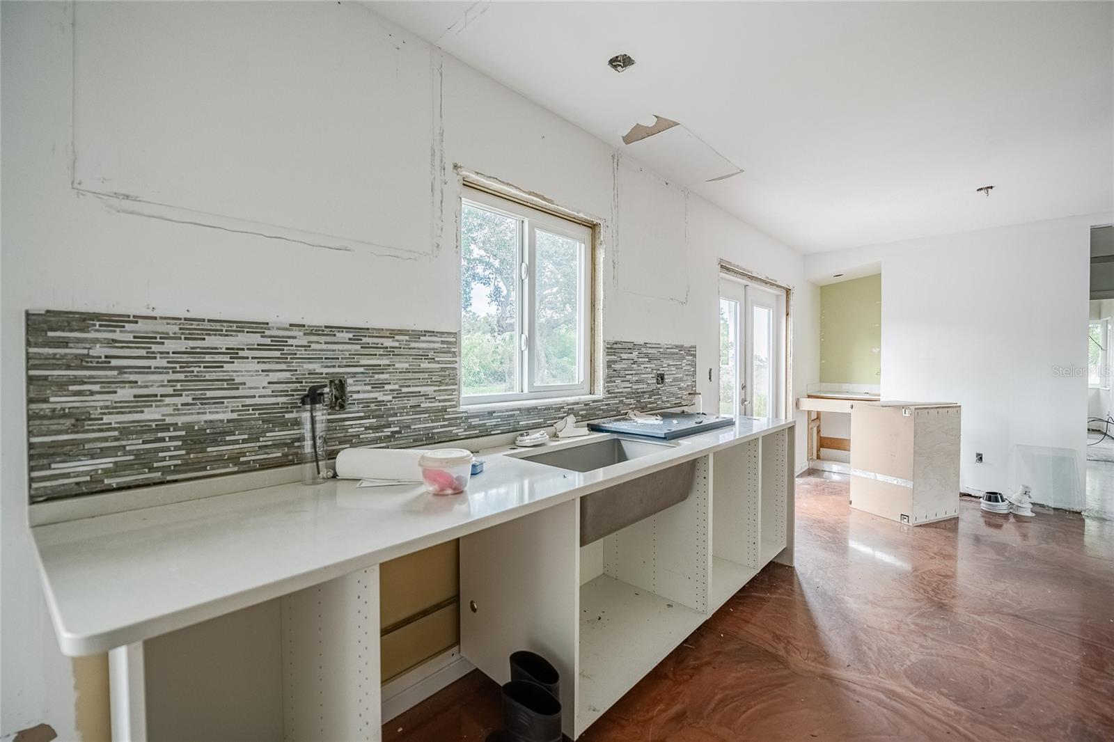 Listing photo id 26 for 6213 Sanders Drive