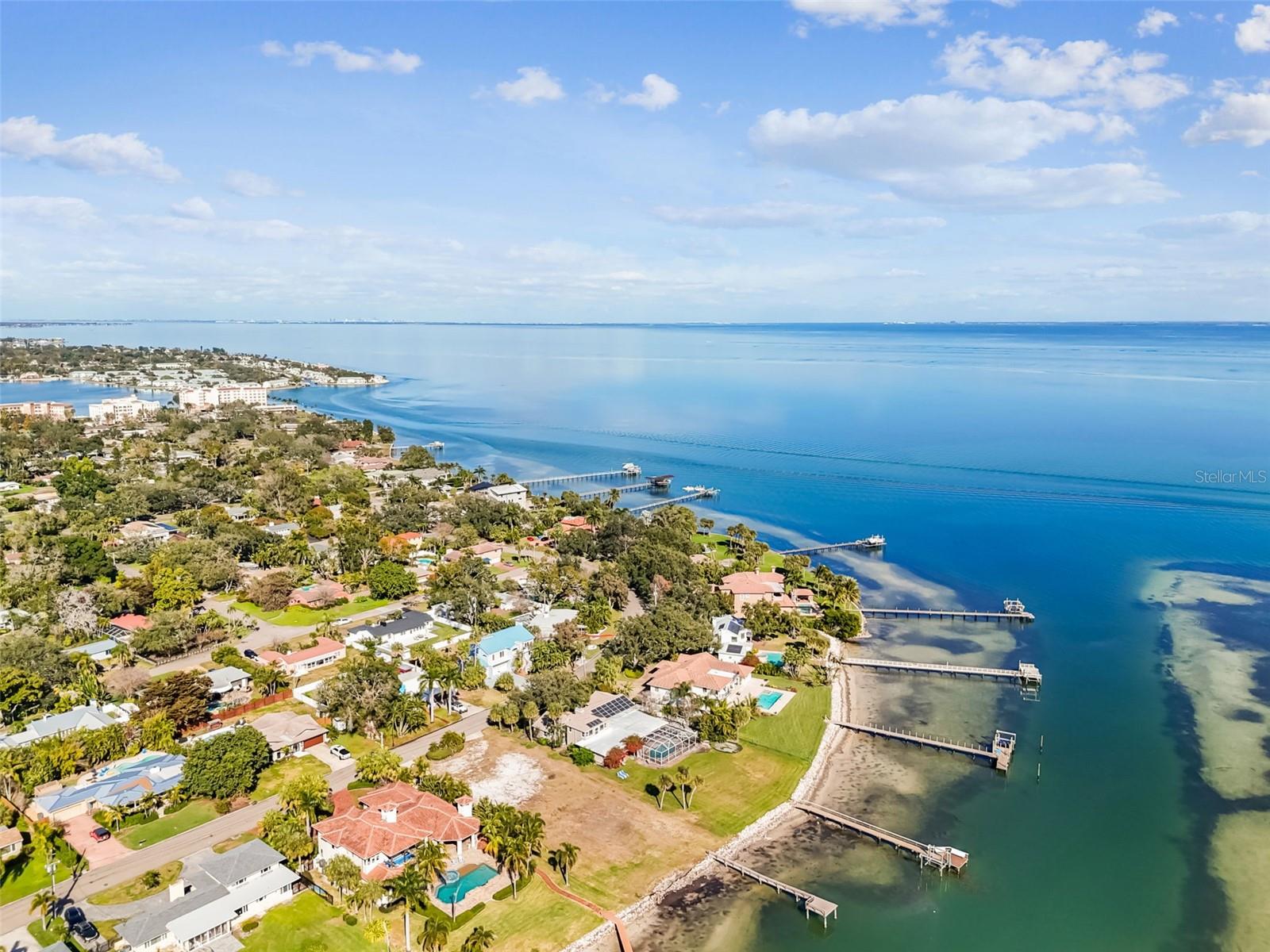 Image 18 of 49 For 6330 Bahama Shores Drive S