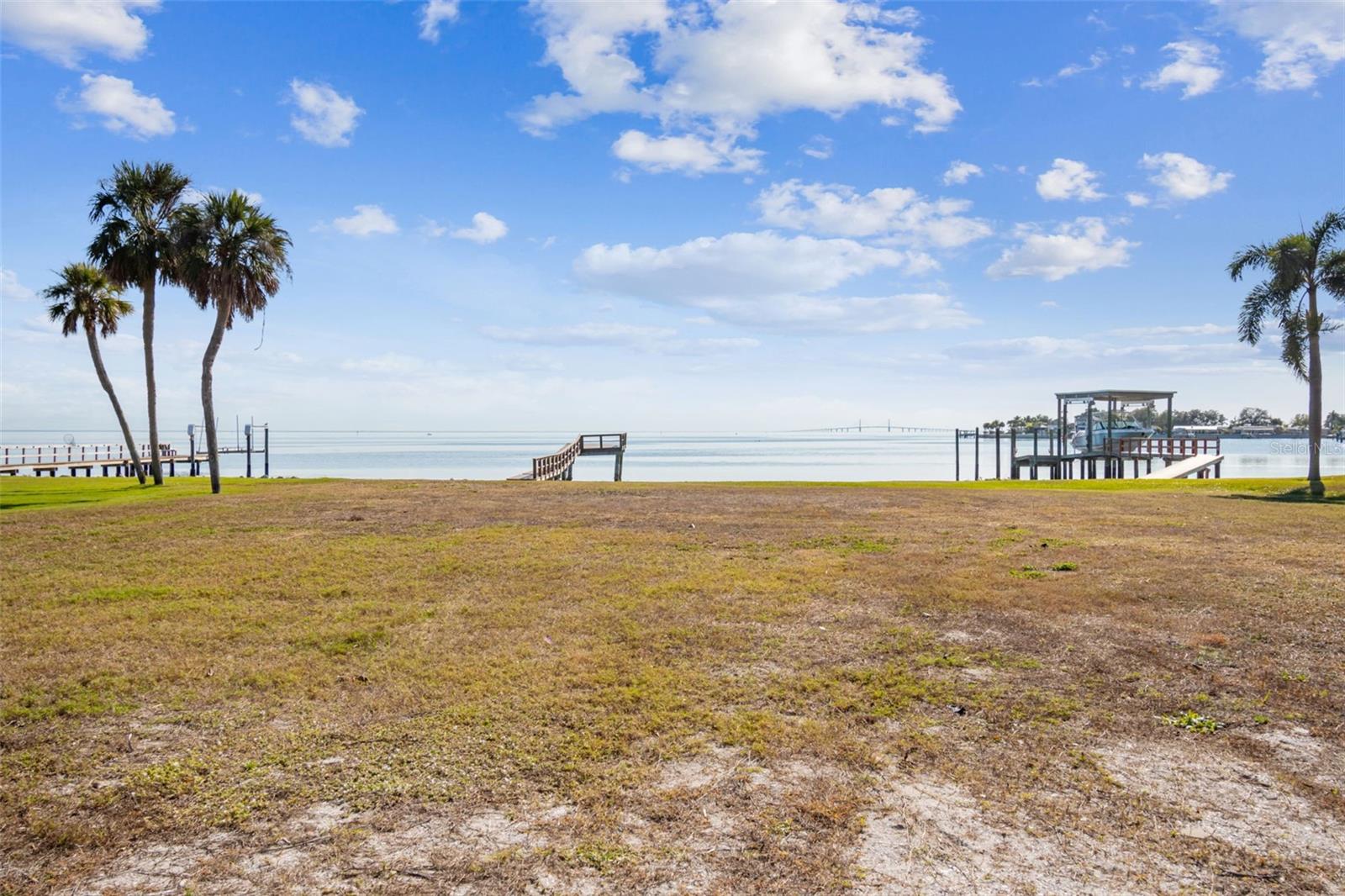 Image 26 of 49 For 6330 Bahama Shores Drive S