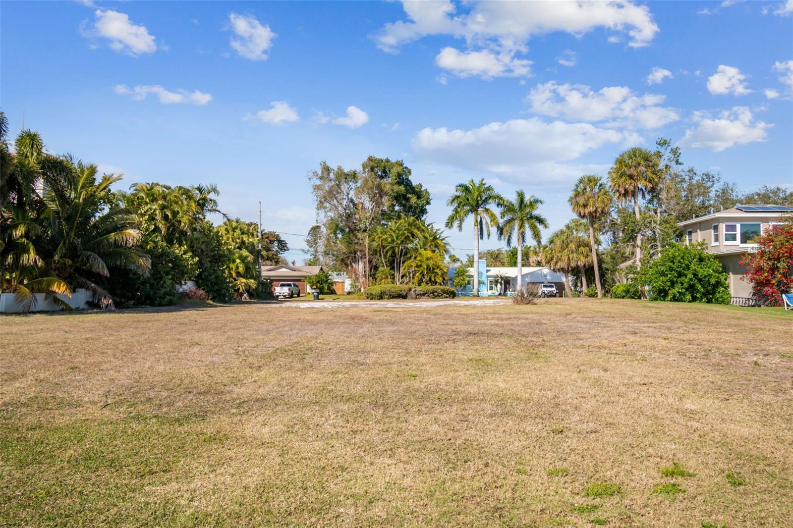 Image 28 of 49 For 6330 Bahama Shores Drive S