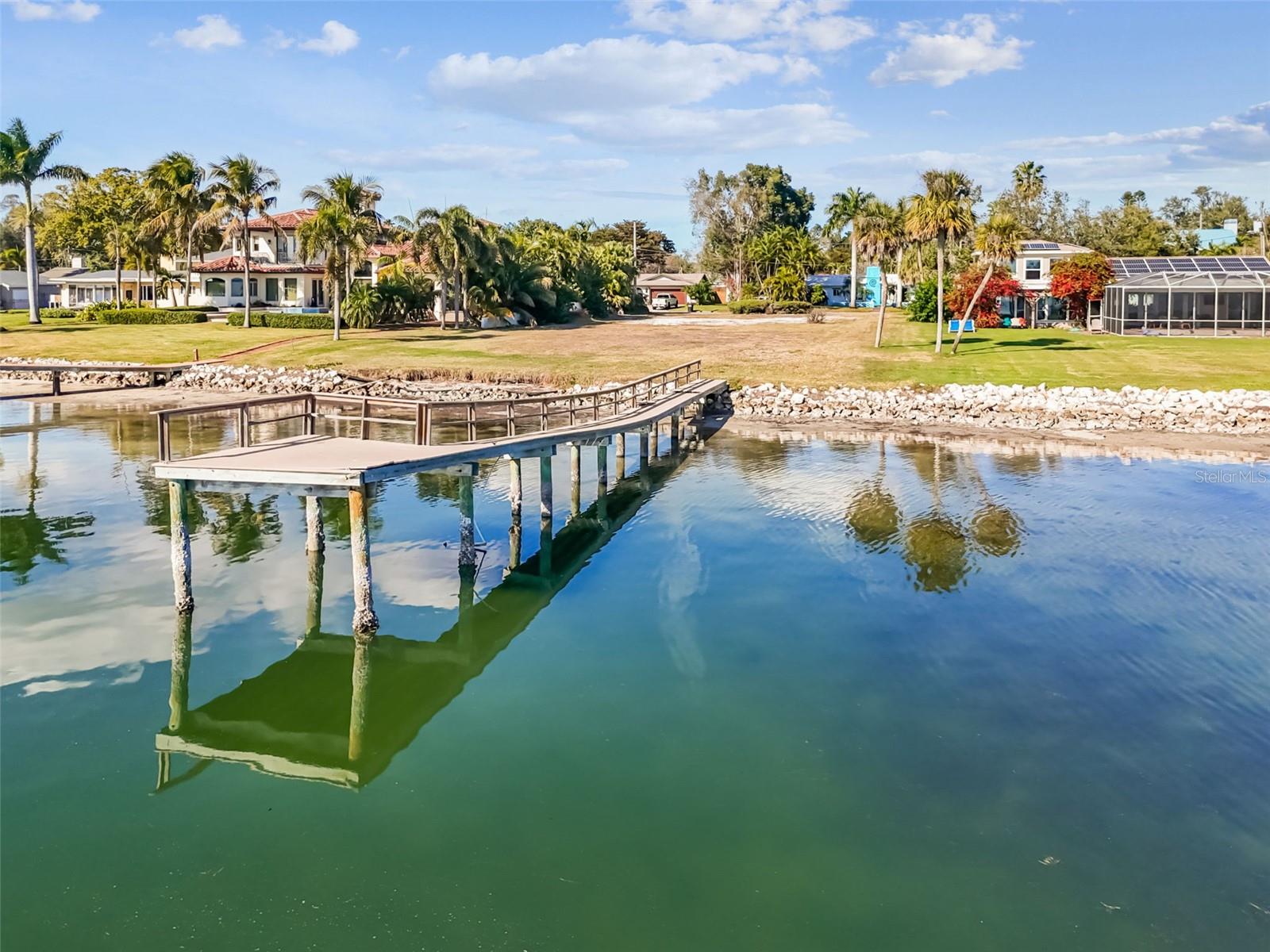 Image 4 of 49 For 6330 Bahama Shores Drive S