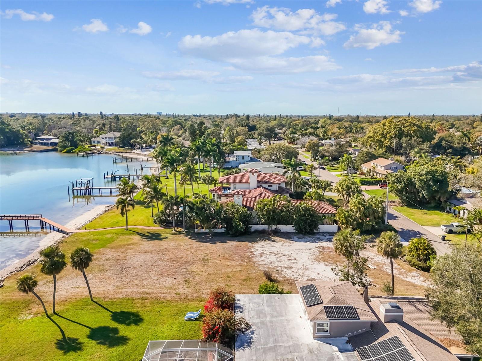 Image 9 of 49 For 6330 Bahama Shores Drive S