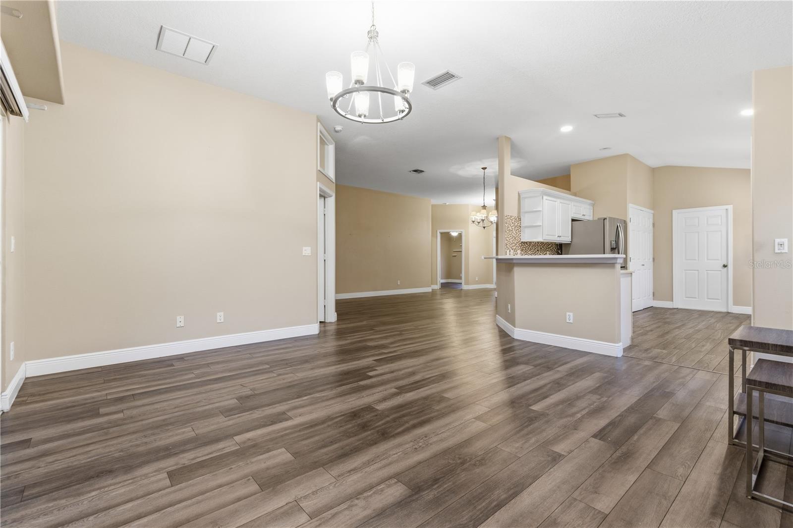 Image 12 of 45 For 837 Tavernier Circle Ne