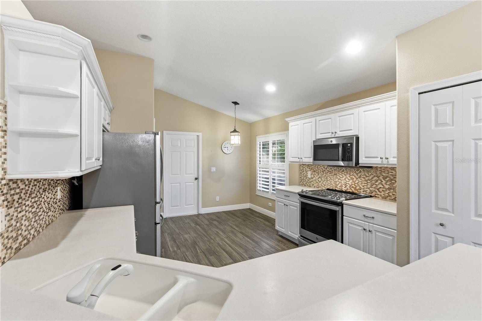 Image 16 of 45 For 837 Tavernier Circle Ne