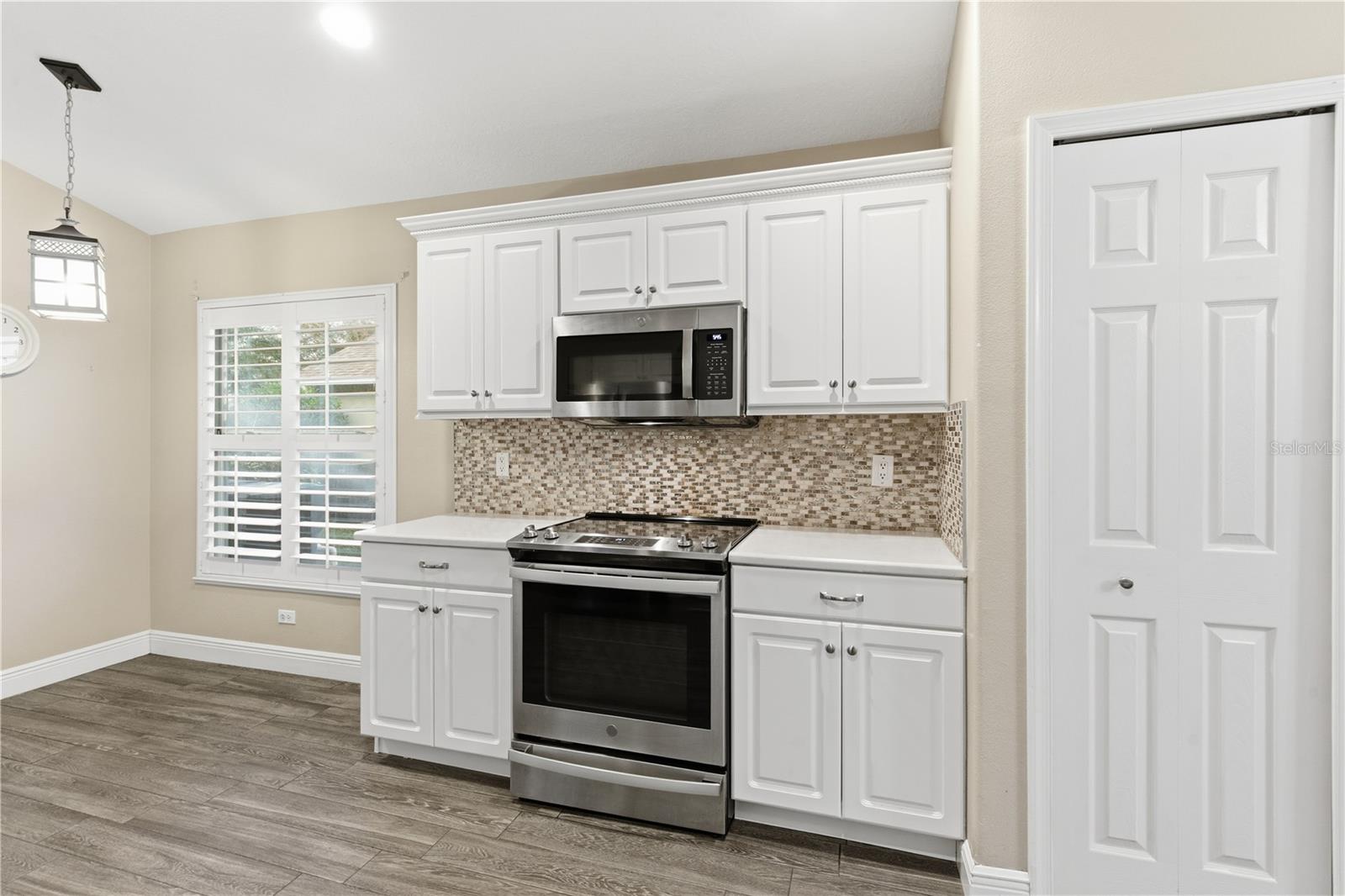 Image 17 of 45 For 837 Tavernier Circle Ne