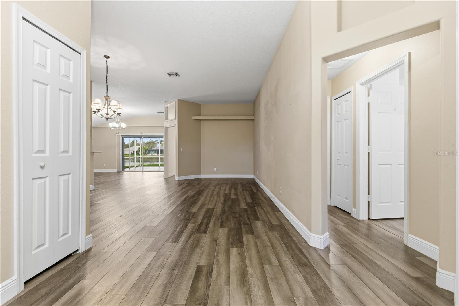 Image 8 of 45 For 837 Tavernier Circle Ne