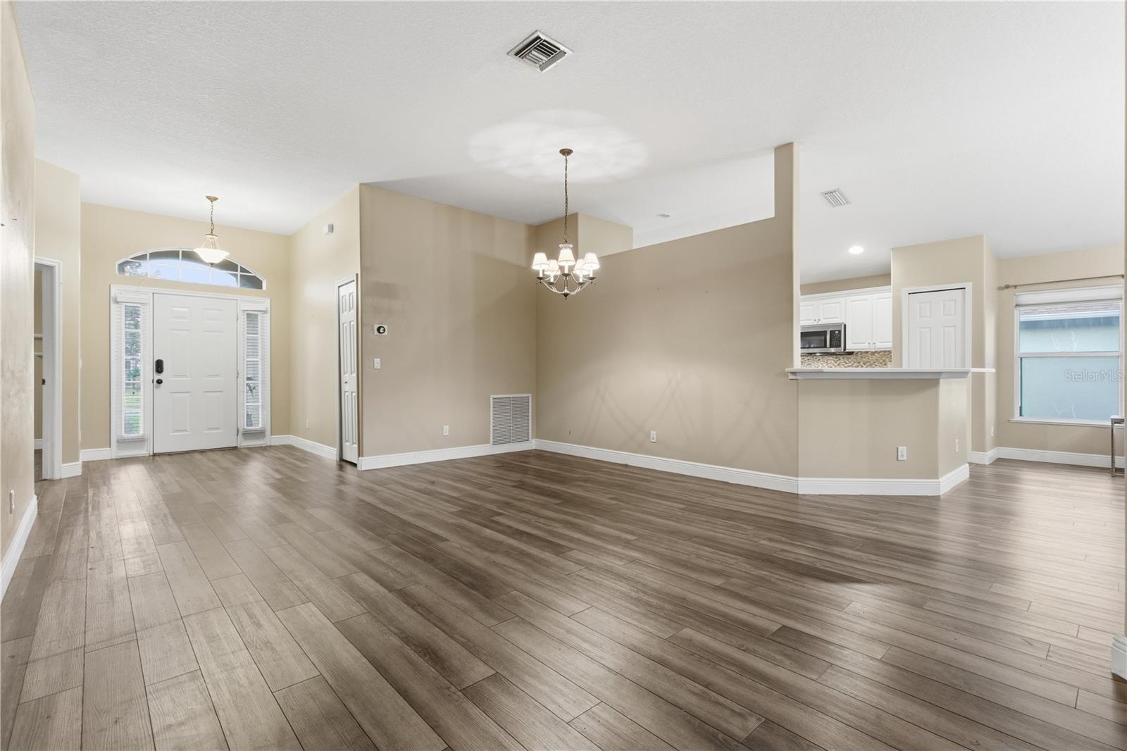 Image 9 of 45 For 837 Tavernier Circle Ne