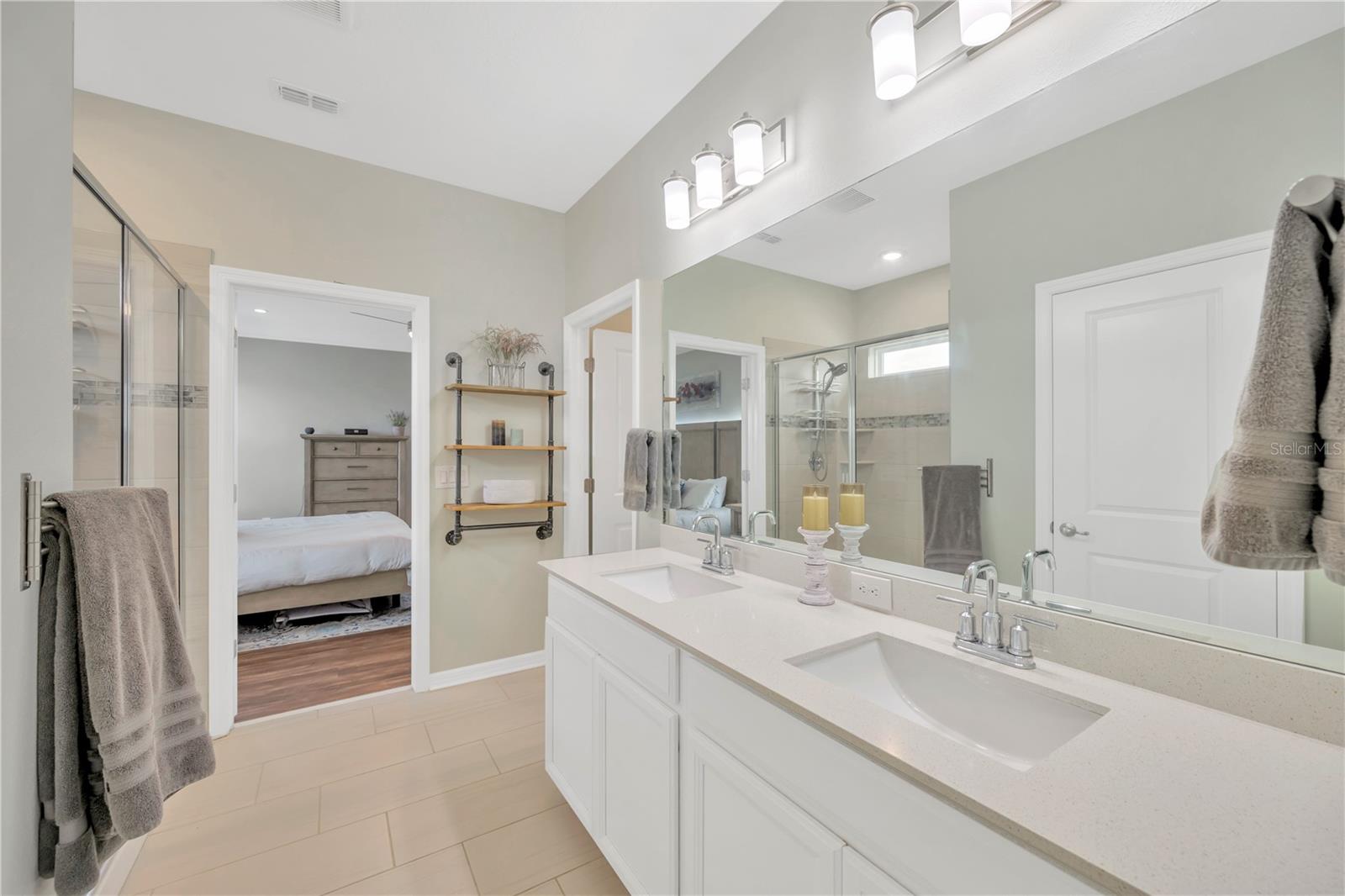 Image 18 of 44 For 10814 Whitland Grove Drive