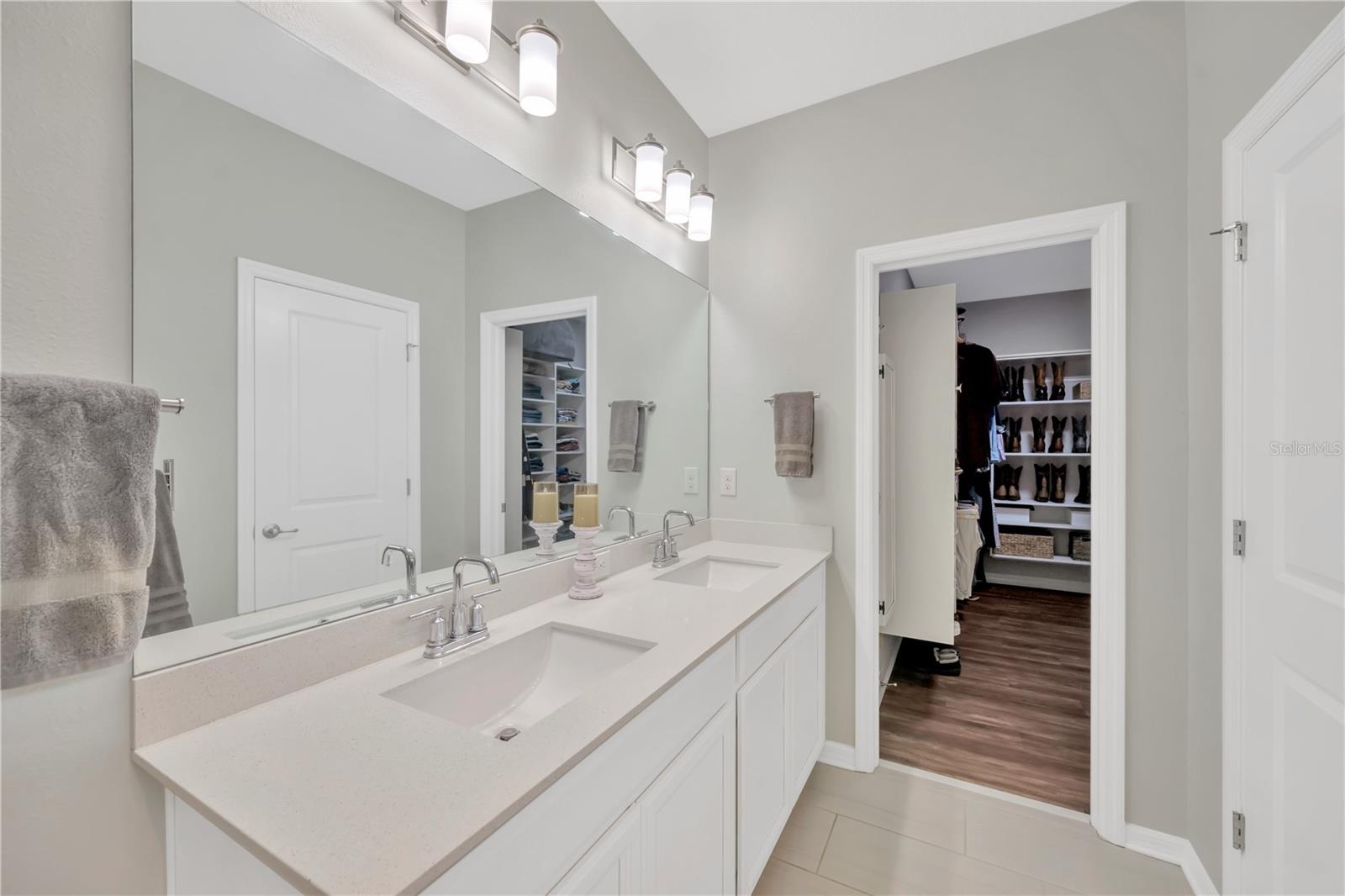 Image 19 of 44 For 10814 Whitland Grove Drive