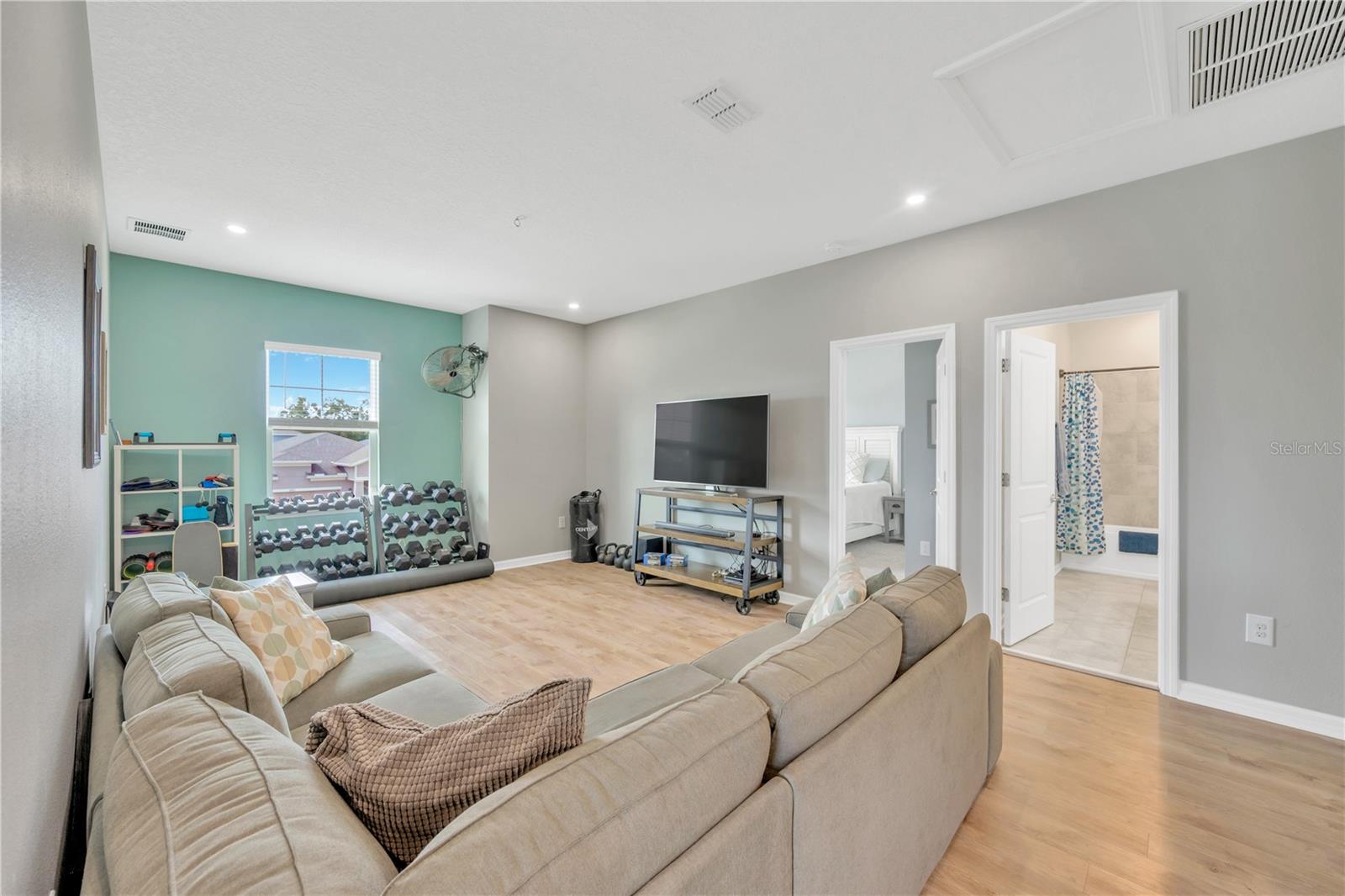 Image 26 of 44 For 10814 Whitland Grove Drive