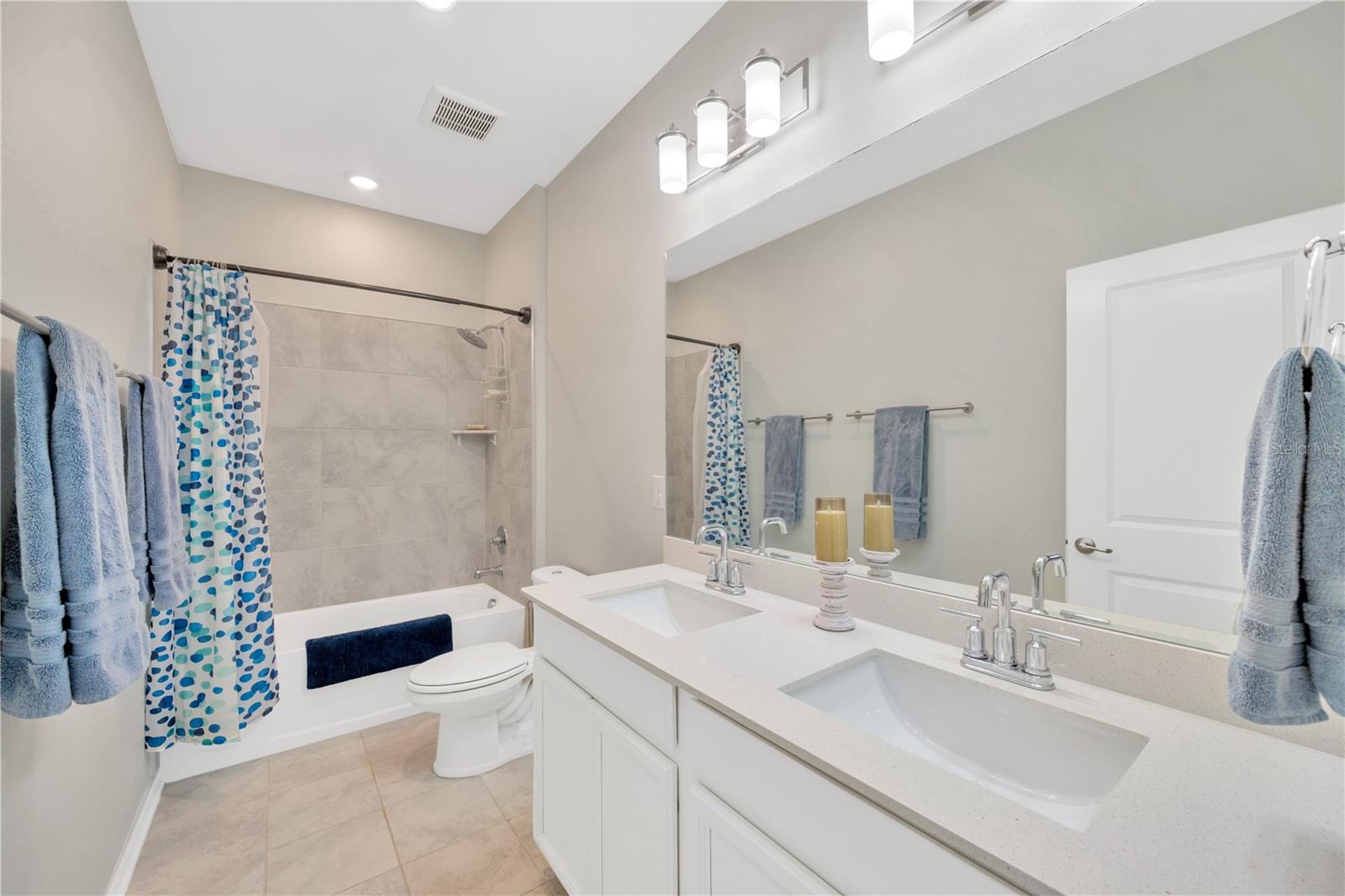 Image 28 of 44 For 10814 Whitland Grove Drive