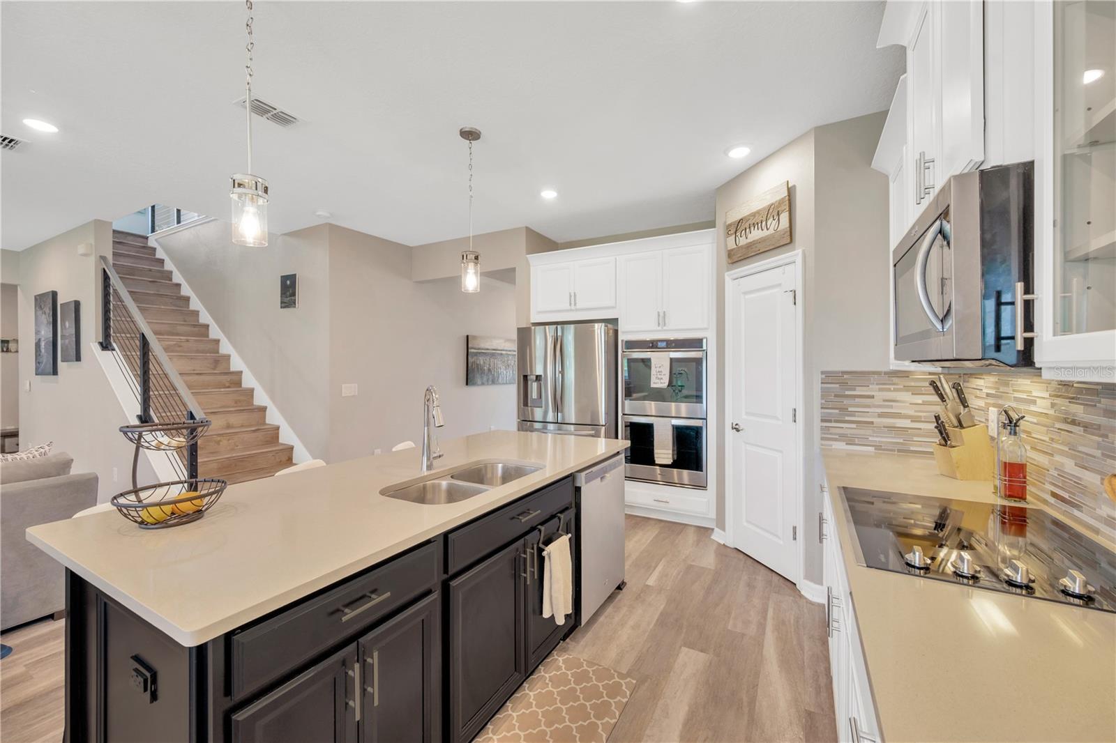 Image 7 of 44 For 10814 Whitland Grove Drive