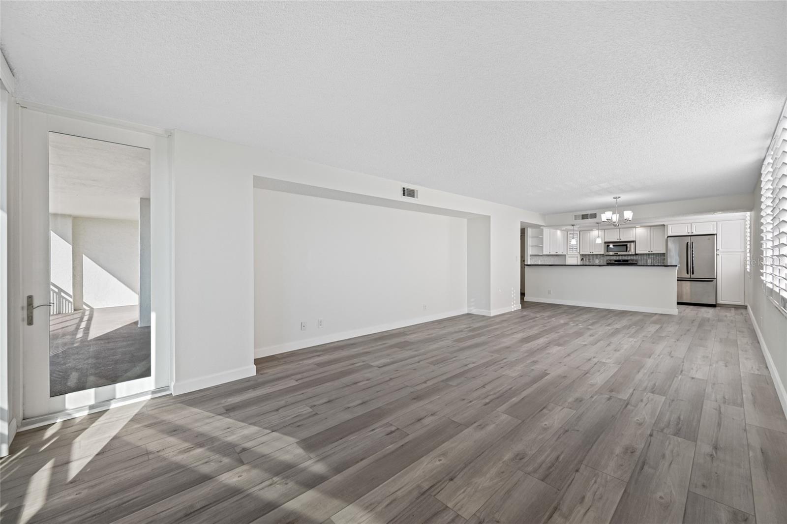 Image 17 of 43 For 1430 Gulf Boulevard 204