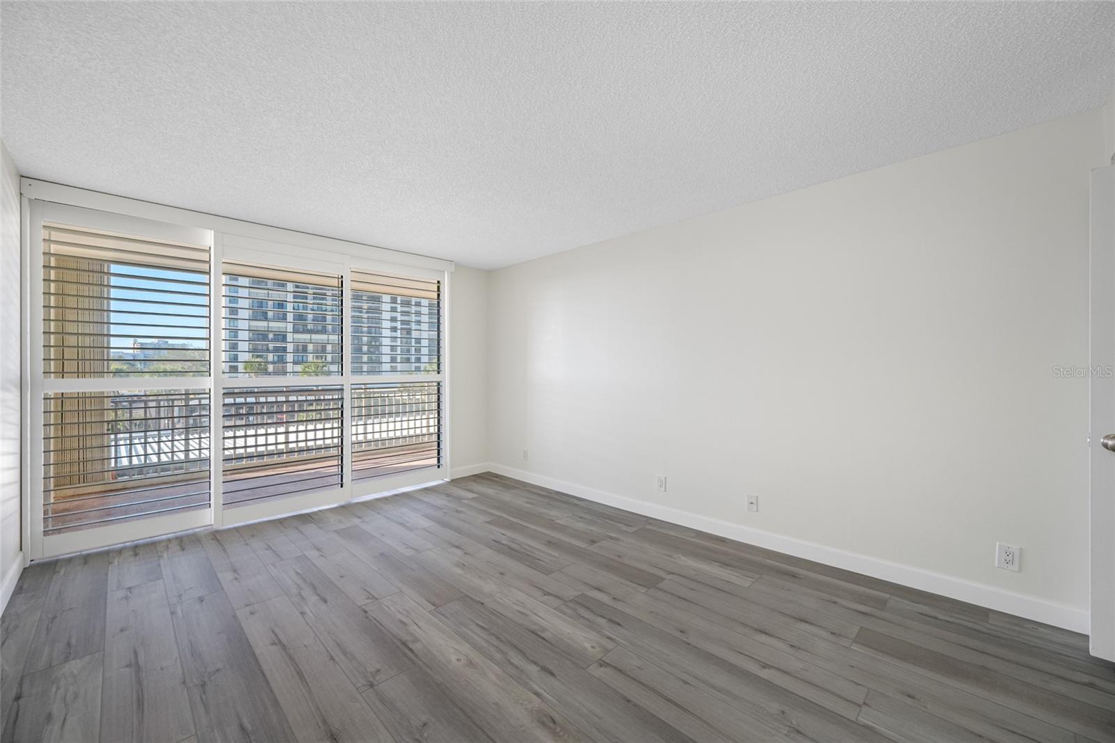 Image 25 of 43 For 1430 Gulf Boulevard 204