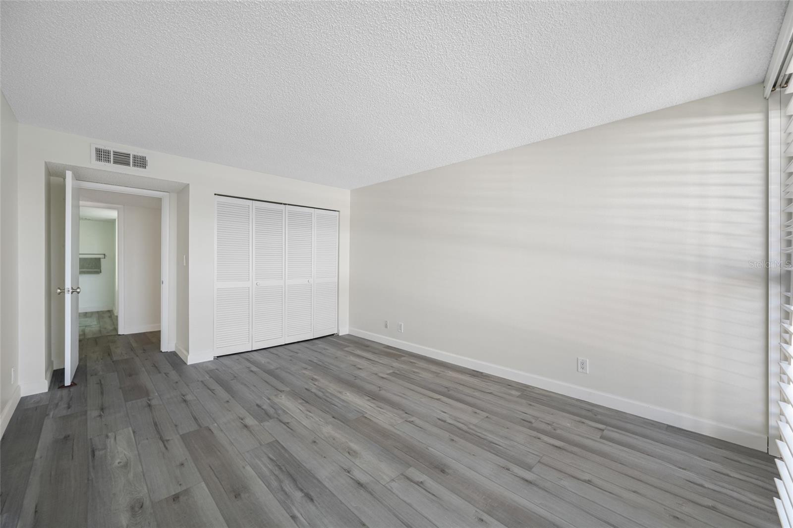 Image 27 of 43 For 1430 Gulf Boulevard 204