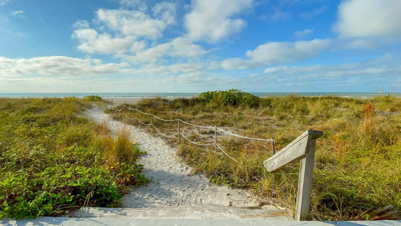 Image 38 of 43 For 1430 Gulf Boulevard 204