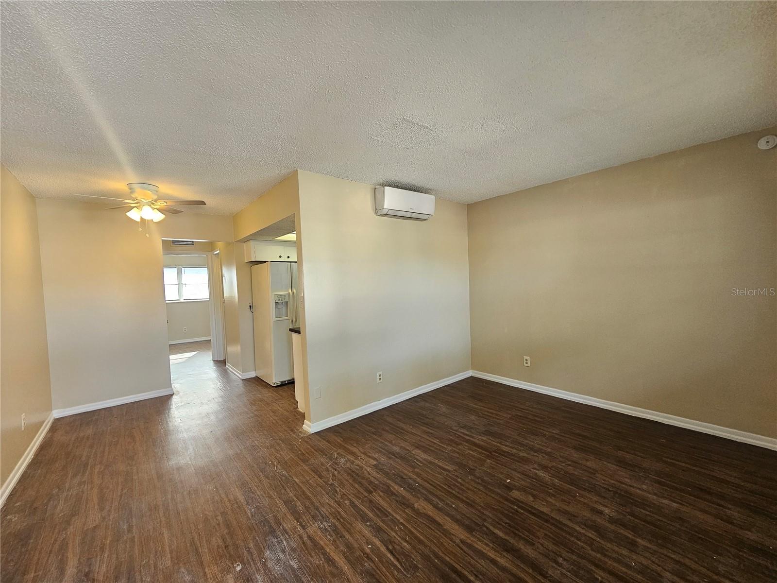 Image 3 of 11 For 201 Jefferson Circle N 2