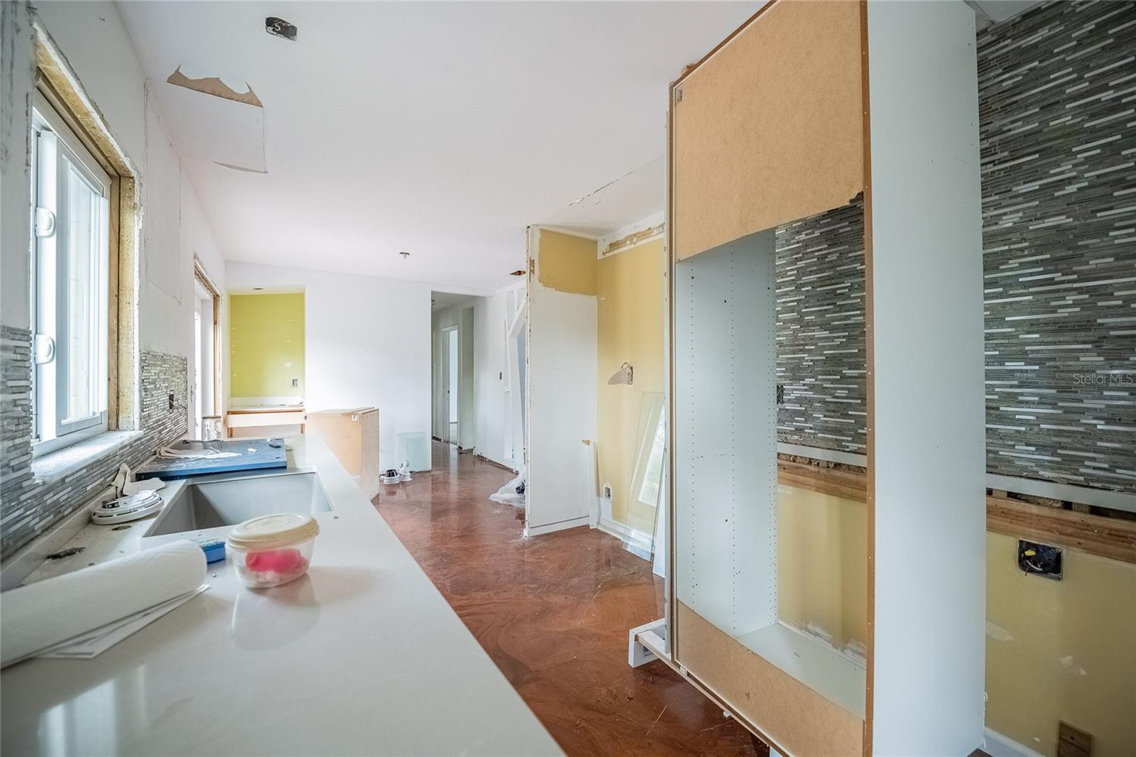 Listing photo id 23 for 6213 Sanders Drive