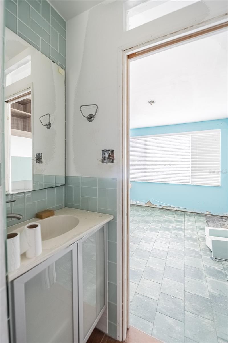 Listing photo id 29 for 6213 Sanders Drive