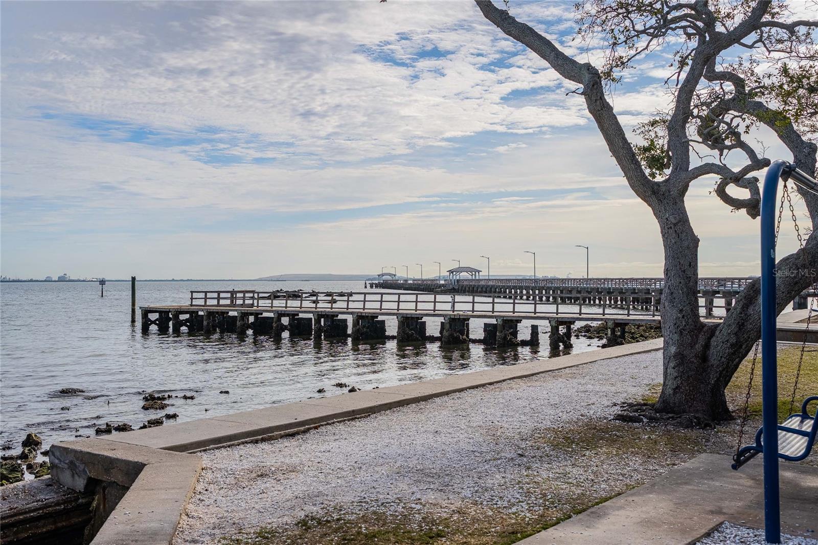 Listing photo id 42 for 6213 Sanders Drive