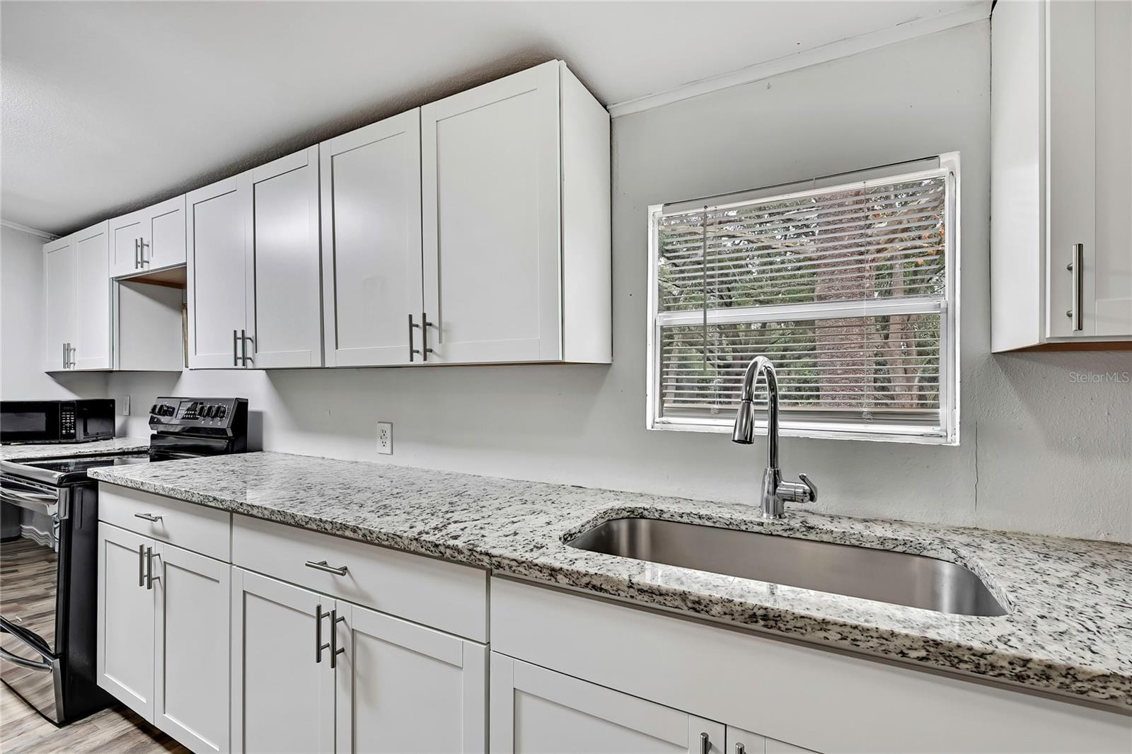 Image 11 of 50 For 15739 Brenda Street