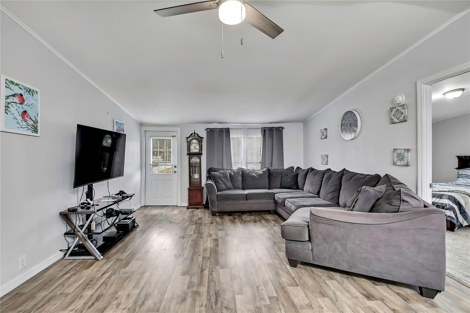 Image 7 of 50 For 15739 Brenda Street