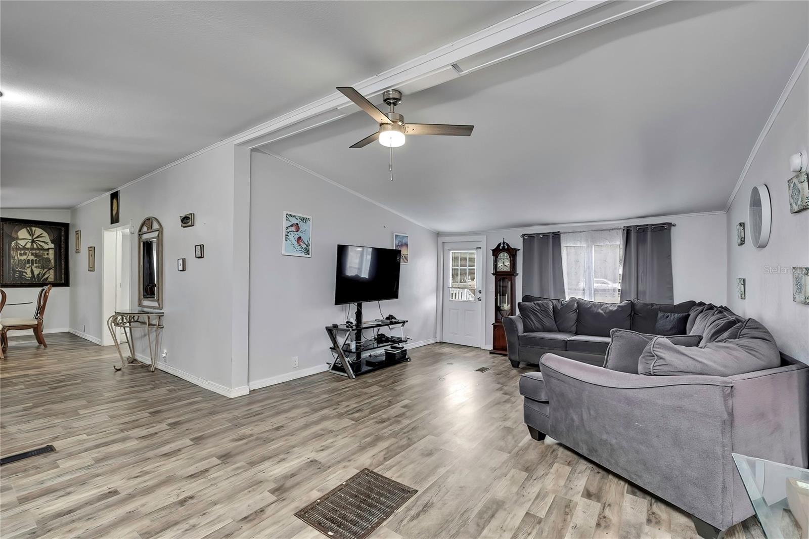 Image 8 of 50 For 15739 Brenda Street