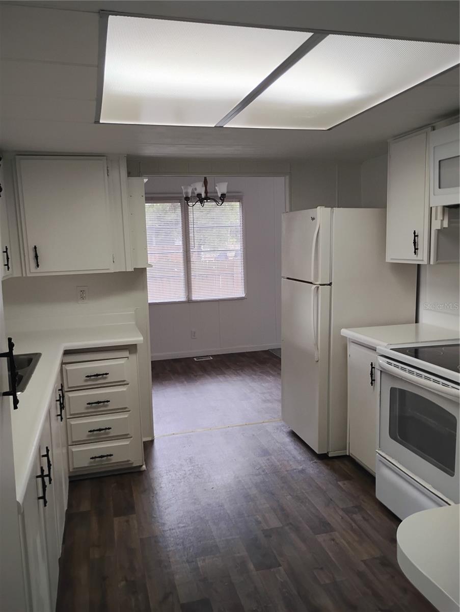 Image 18 of 31 For 4707 Yukon Street