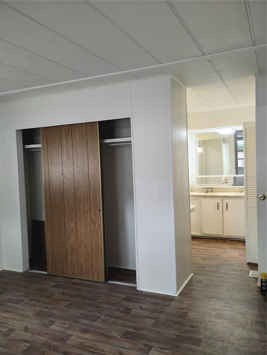 Image 22 of 31 For 4707 Yukon Street