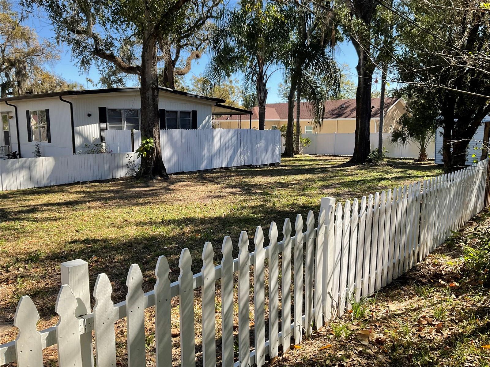 Image 4 of 31 For 4707 Yukon Street