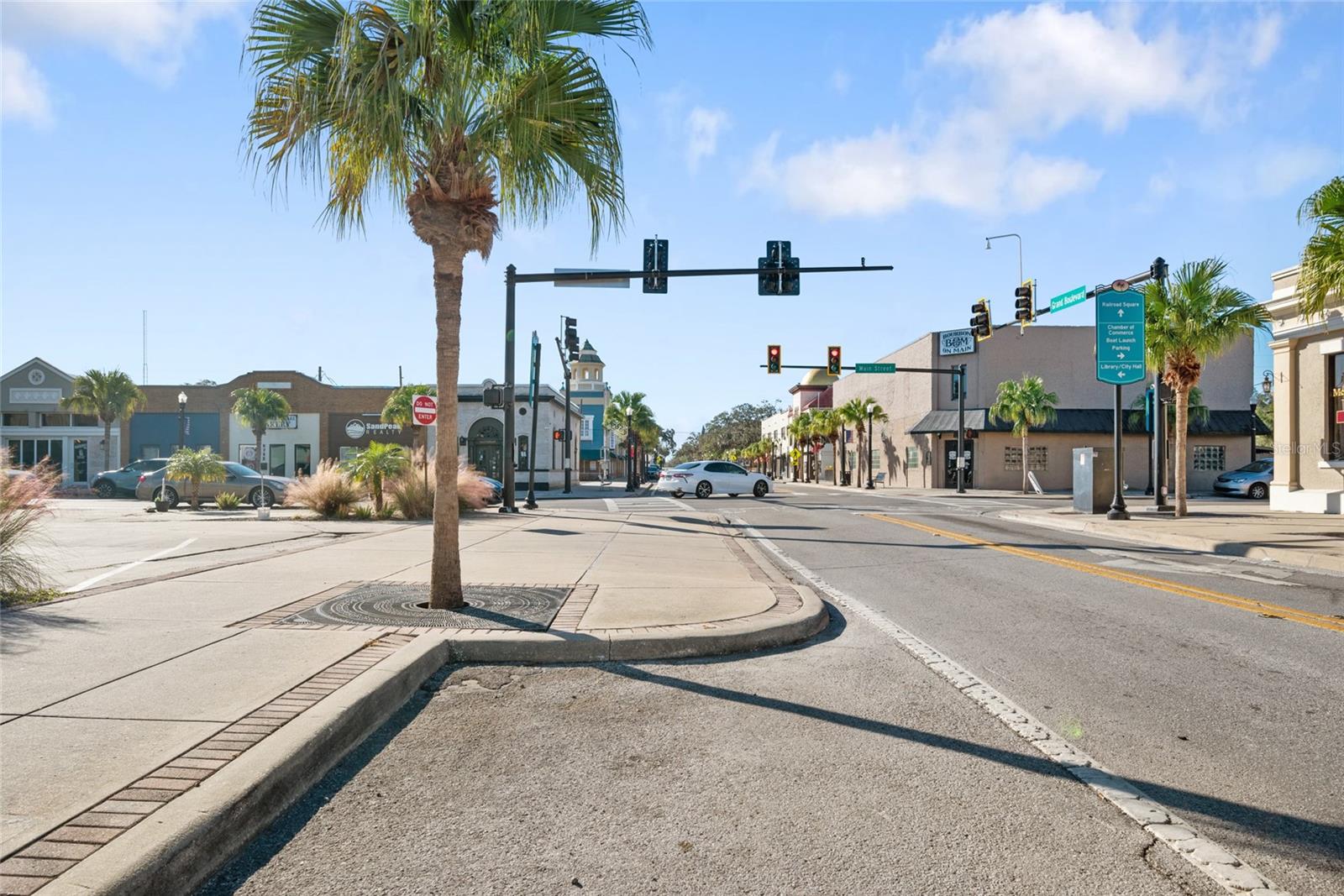 Image 17 of 31 For 6821-6823 Van Buren Street