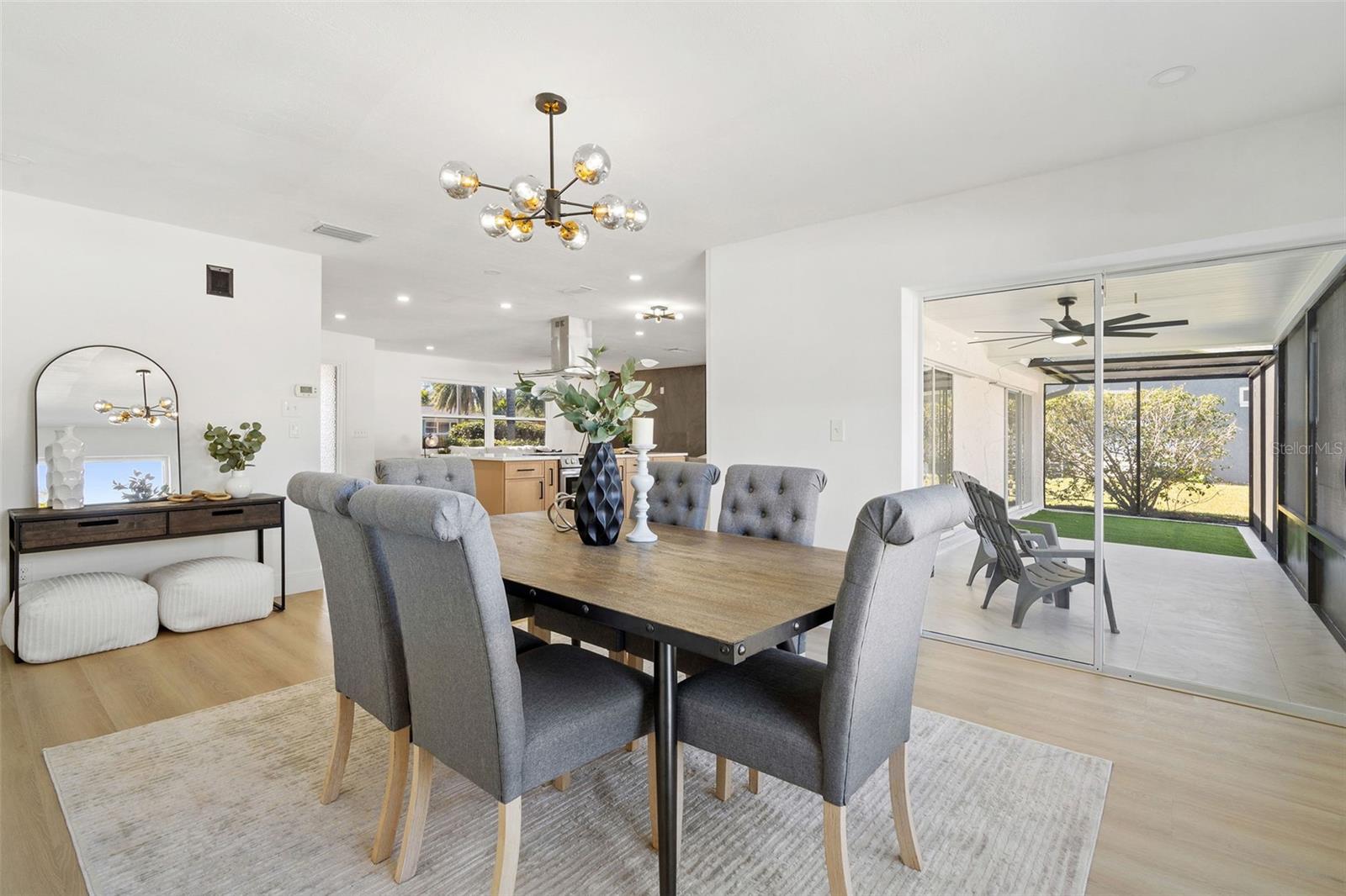 Image 16 of 37 For 2972 Compton Court