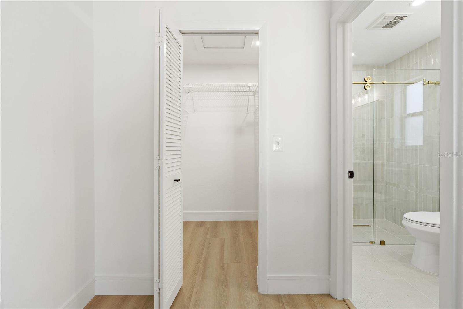 Image 20 of 37 For 2972 Compton Court