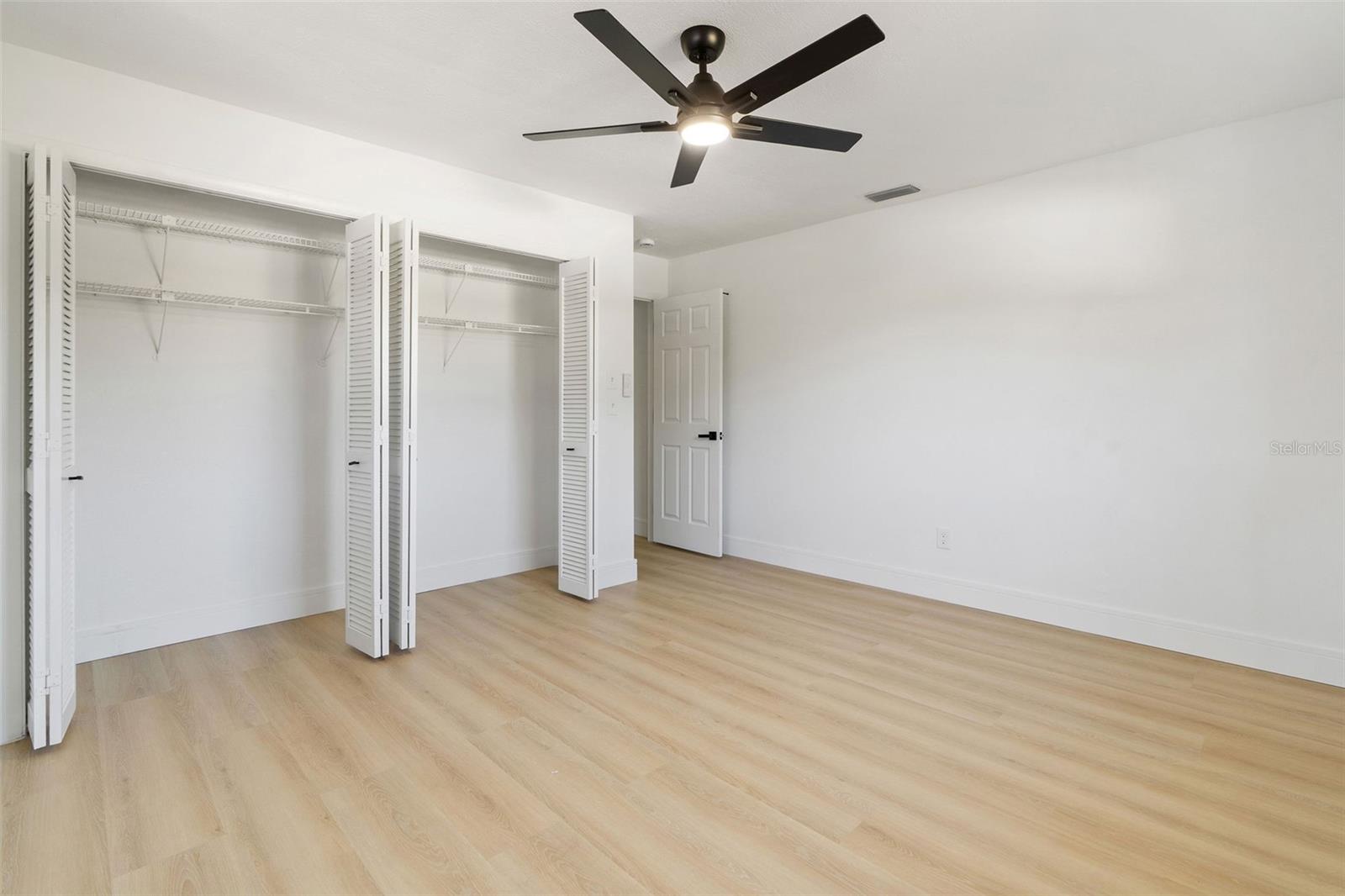 Image 23 of 37 For 2972 Compton Court