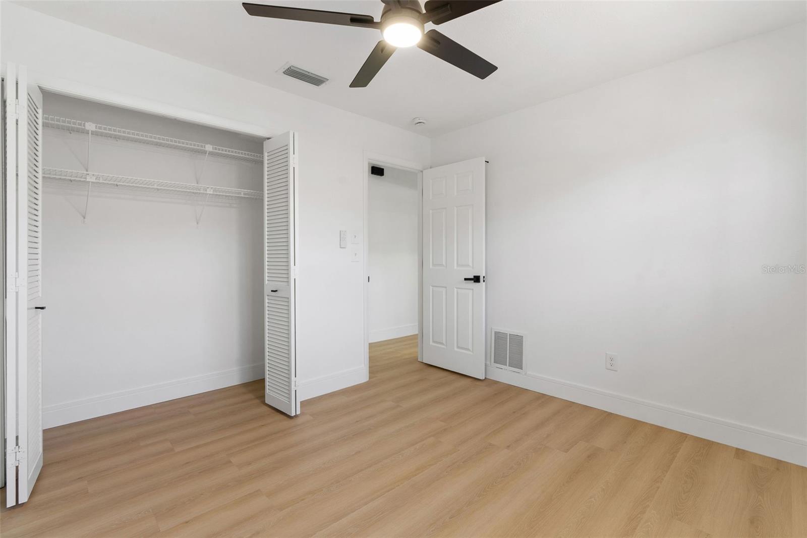 Image 25 of 37 For 2972 Compton Court