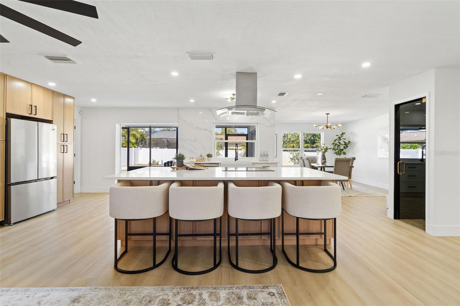 Image 6 of 37 For 2972 Compton Court