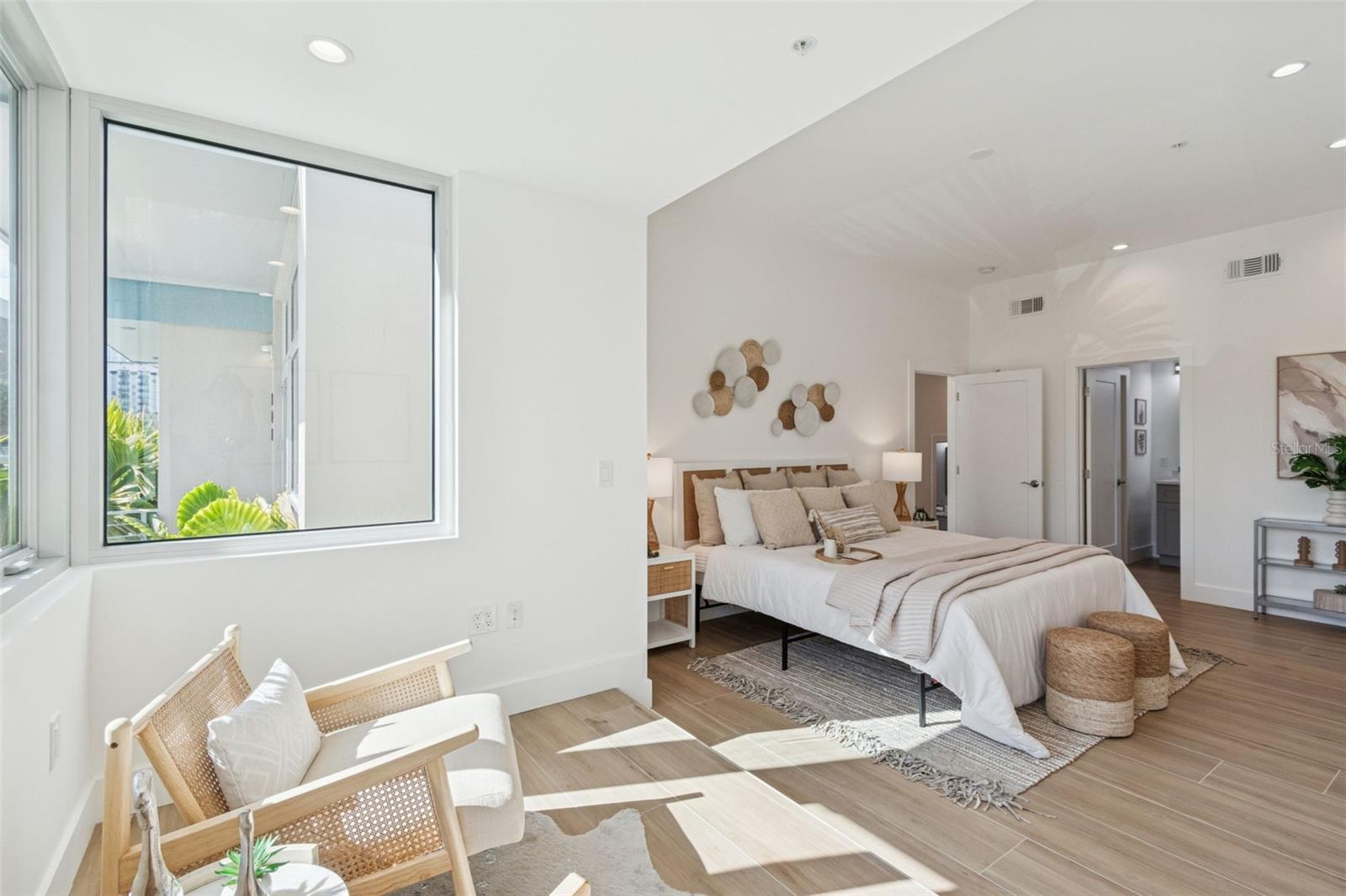 Image 22 of 89 For 1343 4th Street 102