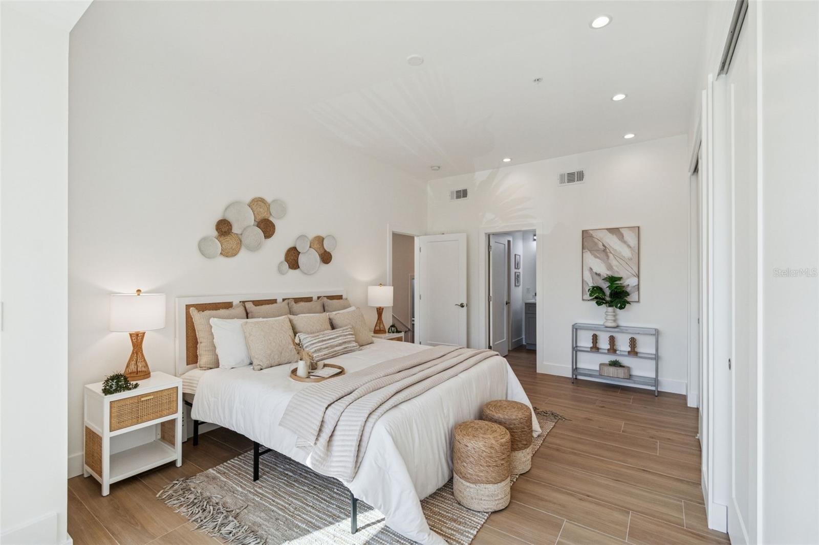 Image 23 of 89 For 1343 4th Street 102