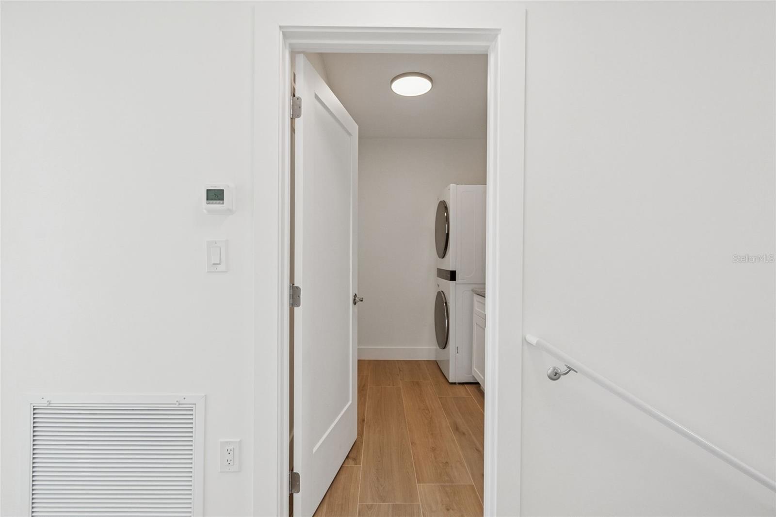 Image 28 of 89 For 1343 4th Street 102