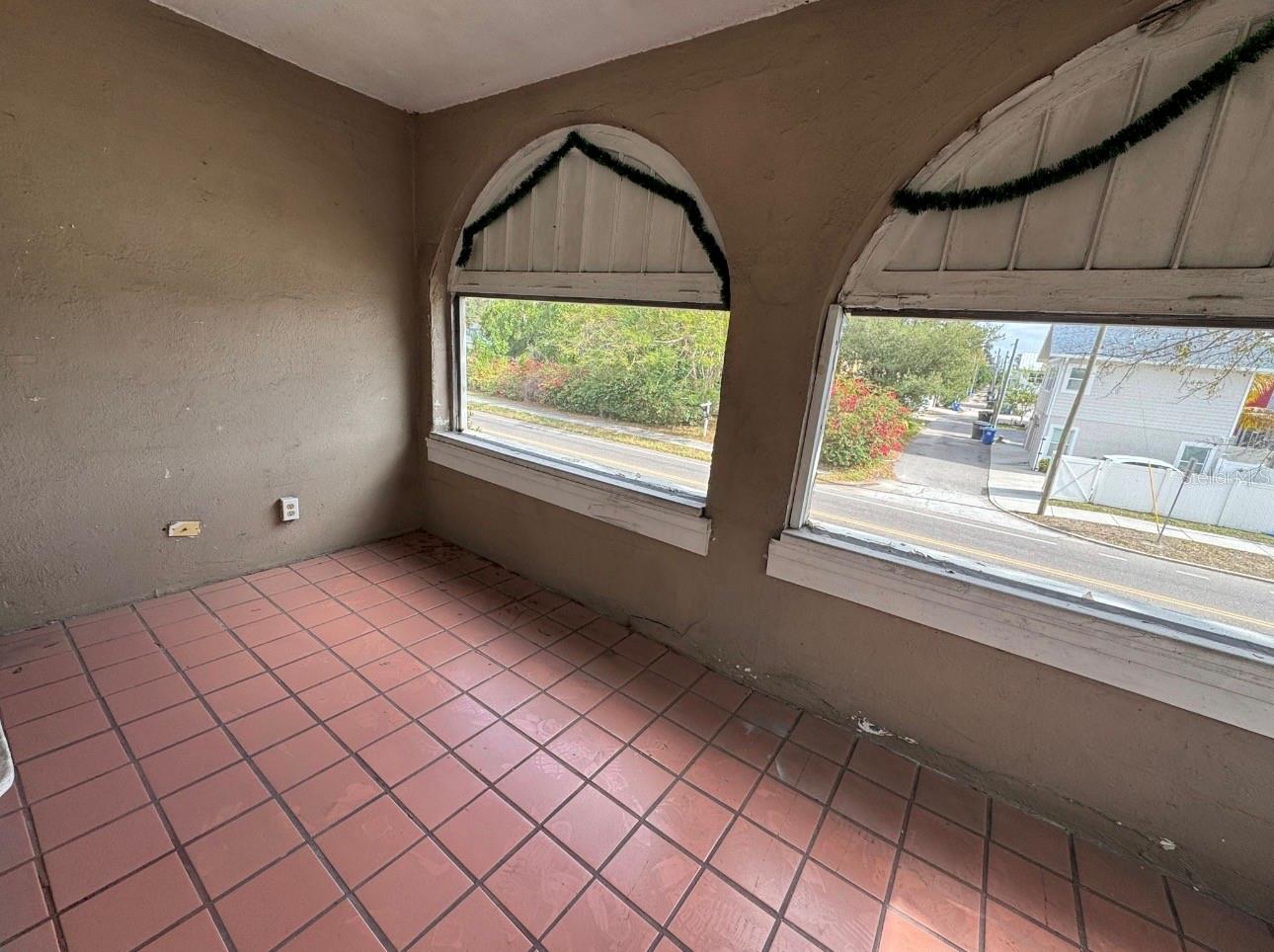 Image 11 of 20 For 1310 28th Street N Upper