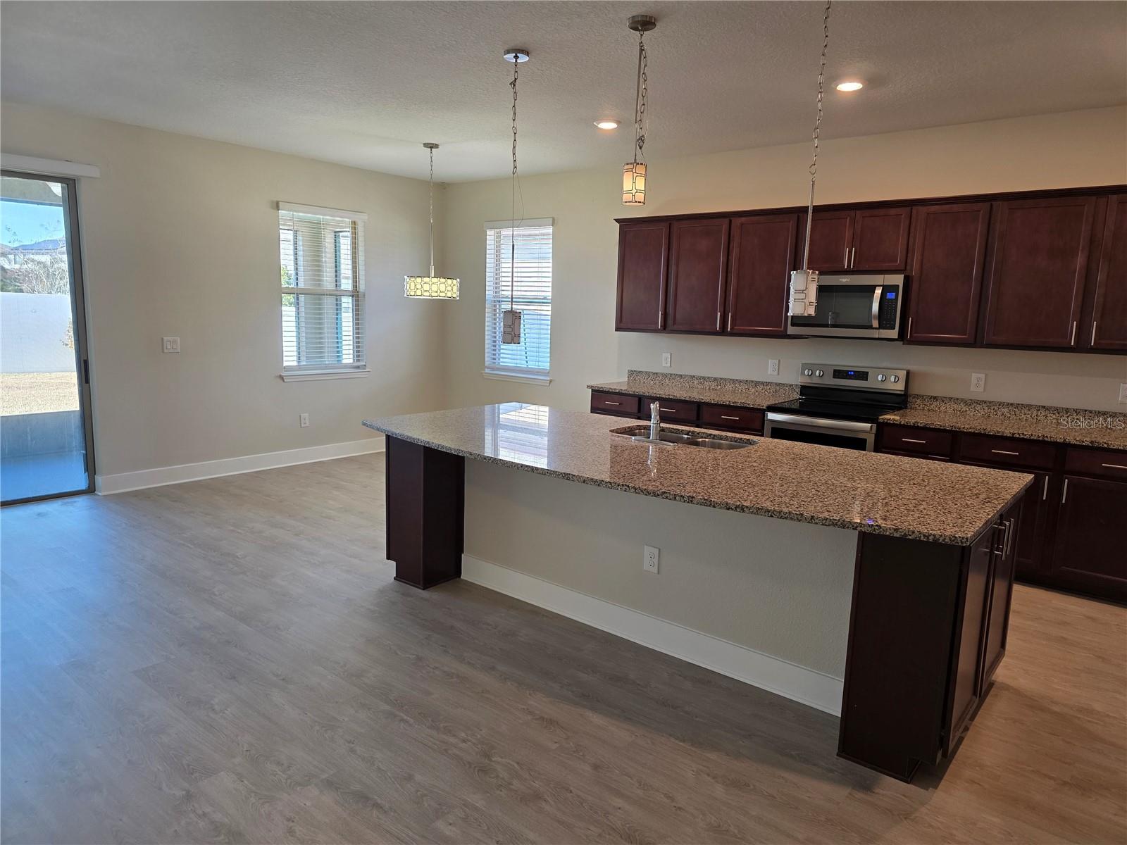 Listing photo id 8 for 13805 Tonya Anne Drive