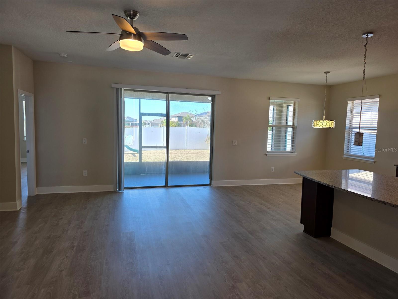 Listing photo id 12 for 13805 Tonya Anne Drive