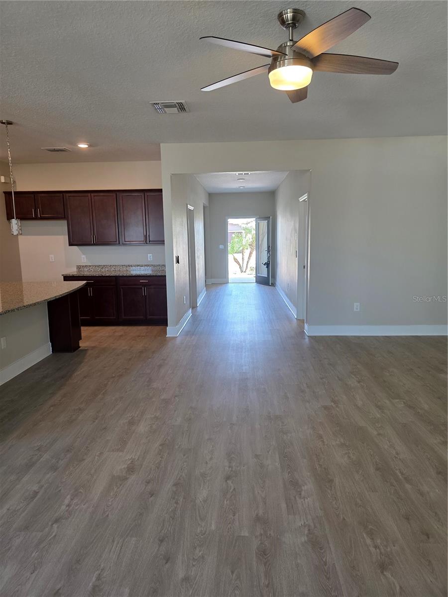 Listing photo id 13 for 13805 Tonya Anne Drive