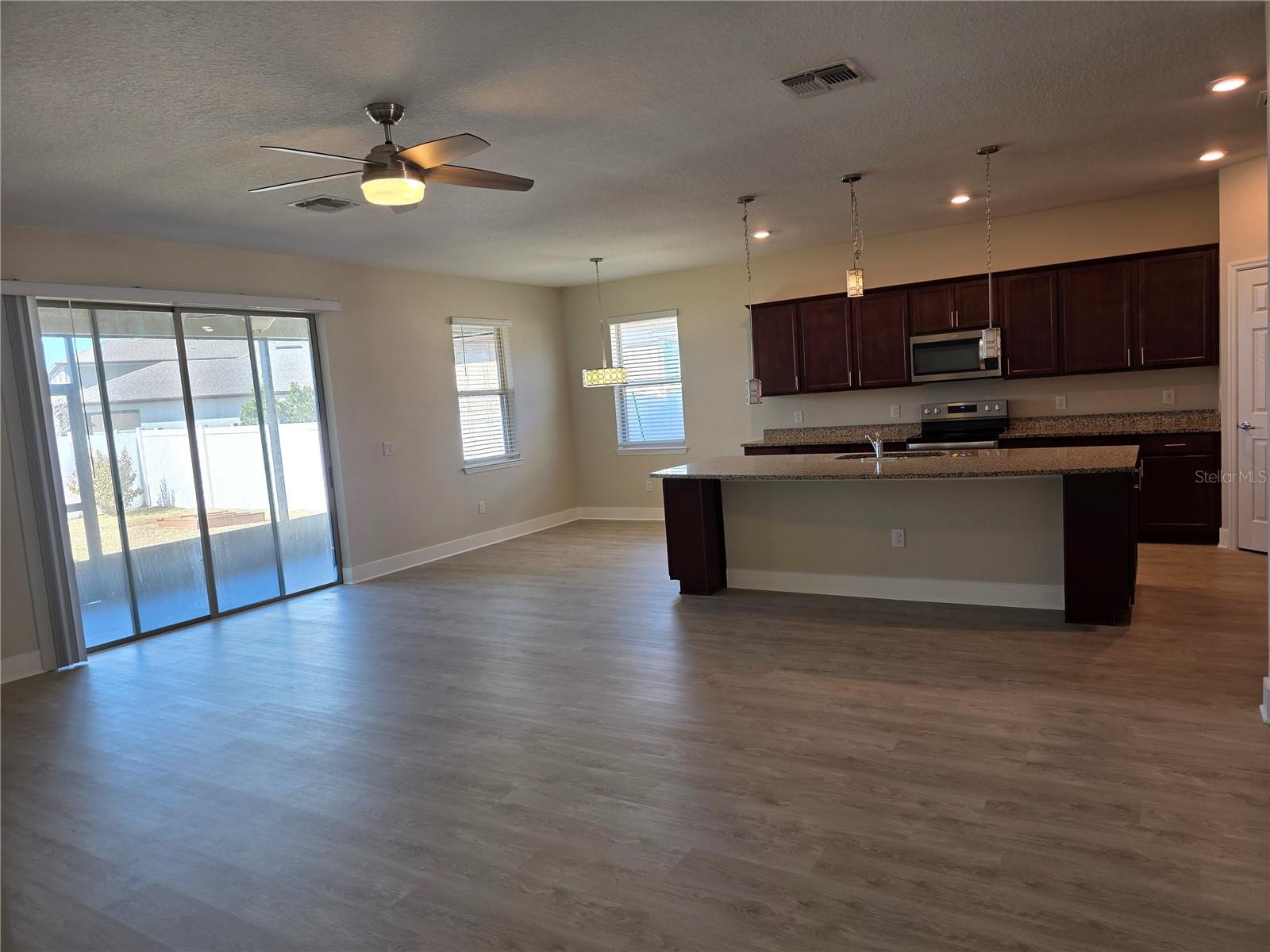 Listing photo id 14 for 13805 Tonya Anne Drive