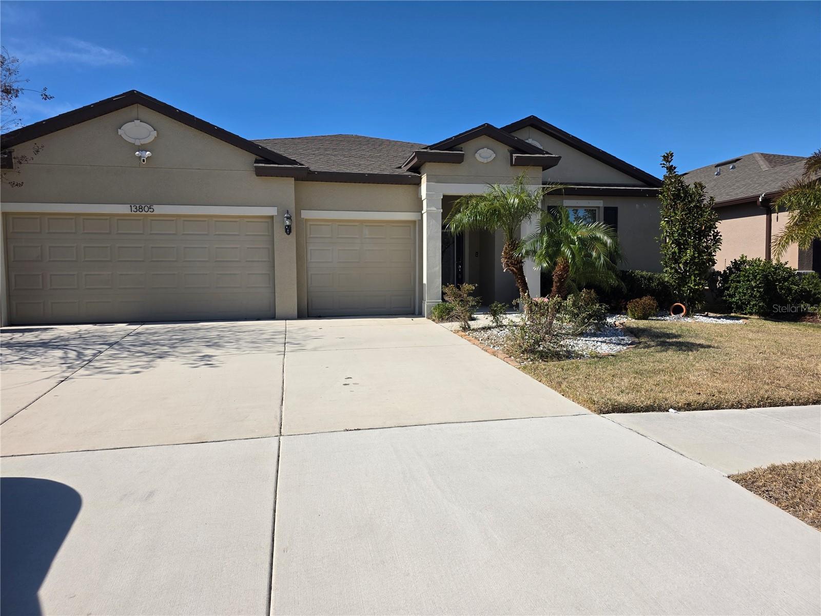 Listing photo id 0 for 13805 Tonya Anne Drive
