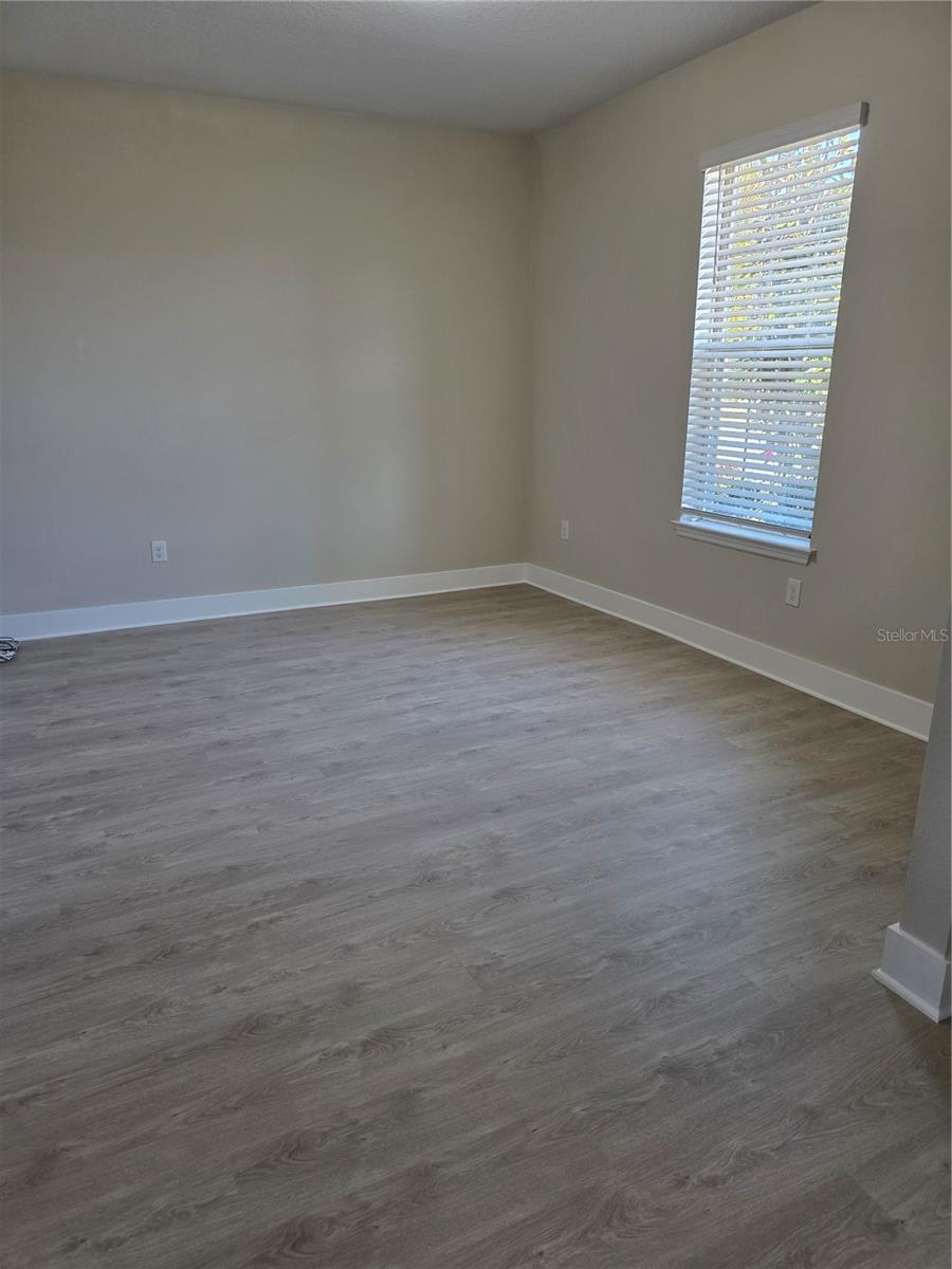 Listing photo id 3 for 13805 Tonya Anne Drive