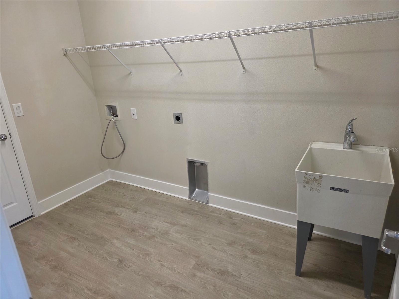 Listing photo id 5 for 13805 Tonya Anne Drive