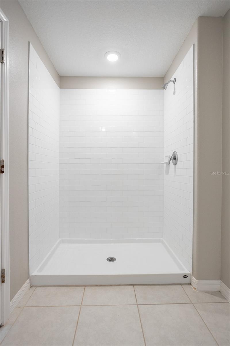 Image 27 of 42 For 15415 Miller Creek Drive