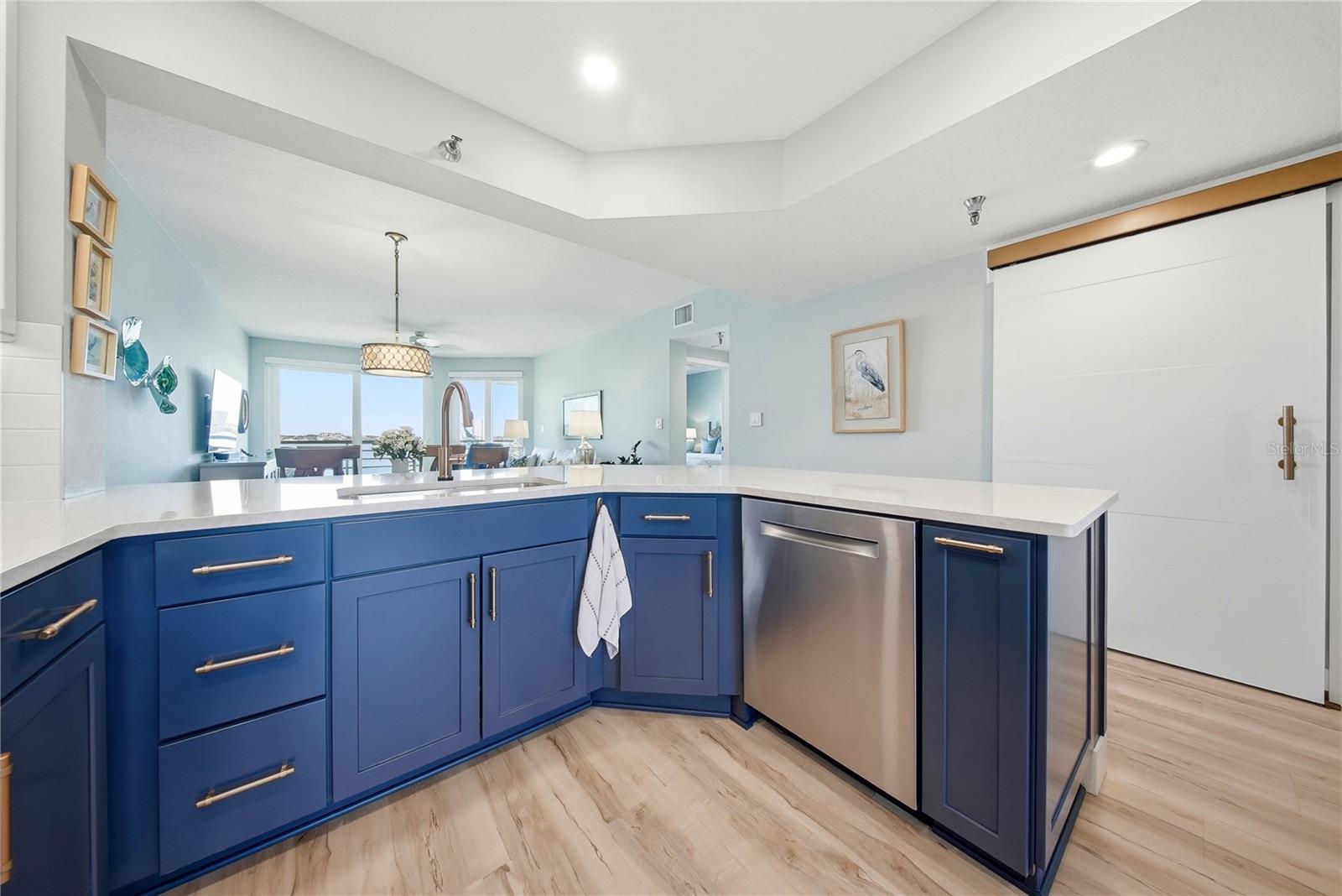 Image 13 of 56 For 8021 Sailboat Key Boulevard S 403