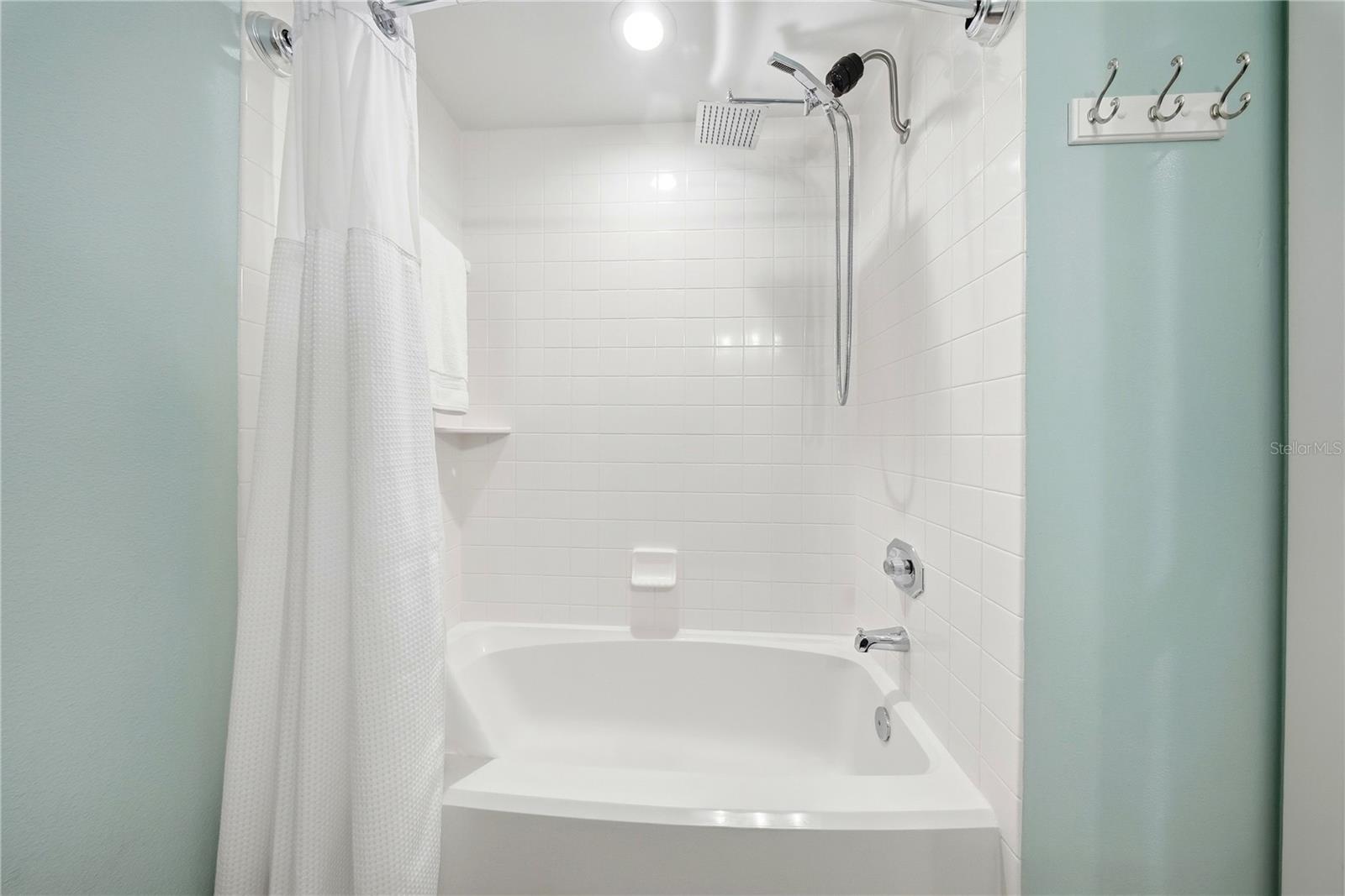 Image 25 of 56 For 8021 Sailboat Key Boulevard S 403